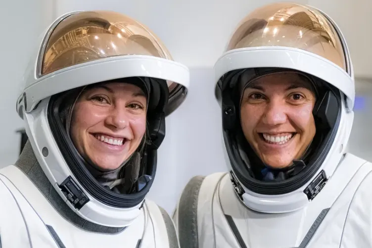 Polaris Dawn mission specialists Anna Menon (left) and Sarah Gillis, both SpaceX engineers